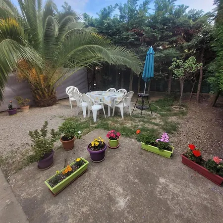 Villa La Desiree ,Haut De Villa, Refait A Neuf , 4 Etoiles, Climatise, Parking Prive Et 120M2 De Jardin Villa *