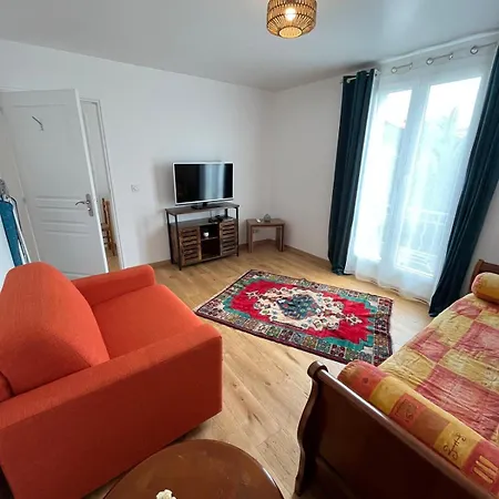 Villa La Desiree ,Haut De Villa, Refait A Neuf , 4 Etoiles, Climatise, Parking Prive Et 120M2 De Jardin Villa *