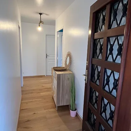 Villa La Desiree ,Haut De Villa, Refait A Neuf , 4 Etoiles, Climatise, Parking Prive Et 120M2 De Jardin Villa *