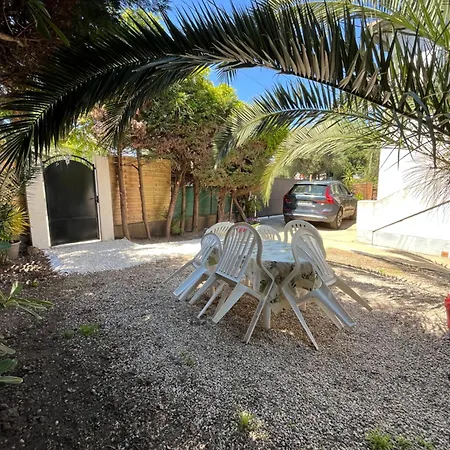 Villa La Desiree ,Haut De Villa, Refait A Neuf , 4 Etoiles, Climatise, Parking Prive Et 120M2 De Jardin Antibes