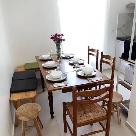Villa Villa La Desiree ,Haut De Villa, Refait A Neuf , 4 Etoiles, Climatise, Parking Prive Et 120M2 De Jardin *