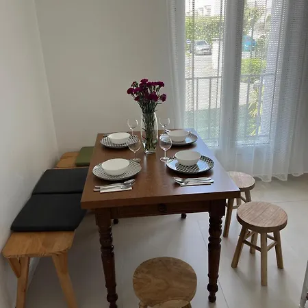 Villa La Desiree ,Haut De Villa, Refait A Neuf , 4 Etoiles, Climatise, Parking Prive Et 120M2 De Jardin Villa Antibes