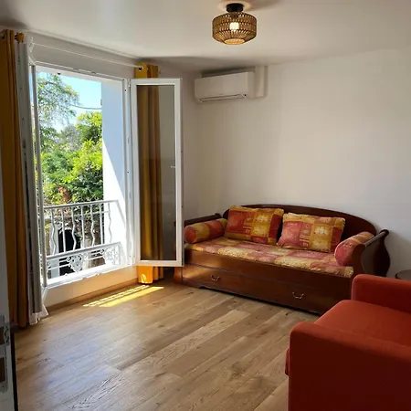 Villa Villa La Desiree ,Haut De Villa, Refait A Neuf , 4 Etoiles, Climatise, Parking Prive Et 120M2 De Jardin Antibes