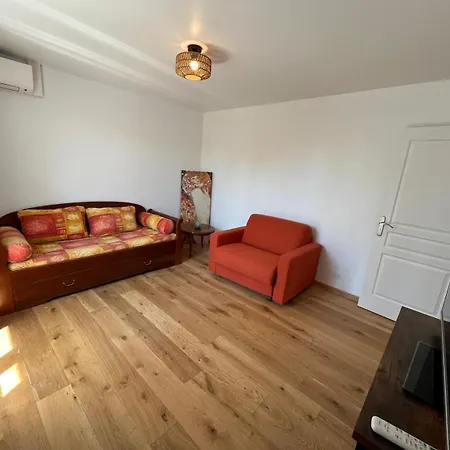 Villa Villa La Desiree ,Haut De Villa, Refait A Neuf , 4 Etoiles, Climatise, Parking Prive Et 120M2 De Jardin *