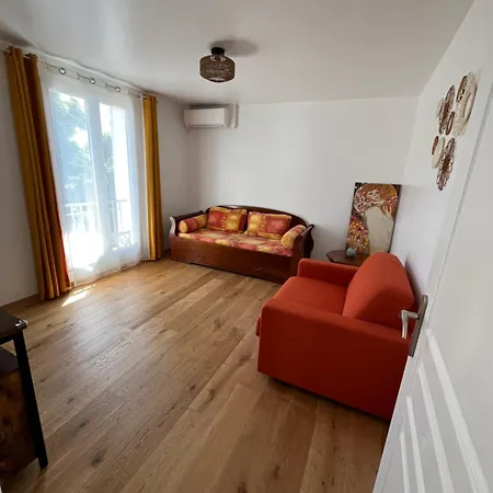 ヴィラ La Desiree ,haut De La Villa, Entierement Renovee, 4 Etoiles, Climatise, Parking Prive Et 120m2 De Jardin