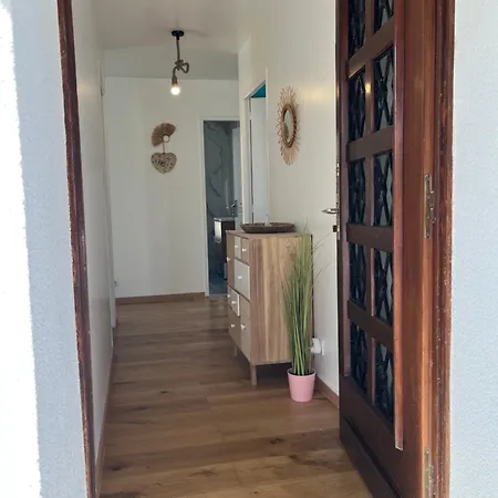 Villa La Desiree ,Haut De Villa, Refait A Neuf , 4 Etoiles, Climatise, Parking Prive Et 120M2 De Jardin Villa *