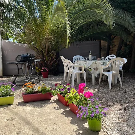 Villa Villa La Desiree ,Haut De Villa, Refait A Neuf , 4 Etoiles, Climatise, Parking Prive Et 120M2 De Jardin
