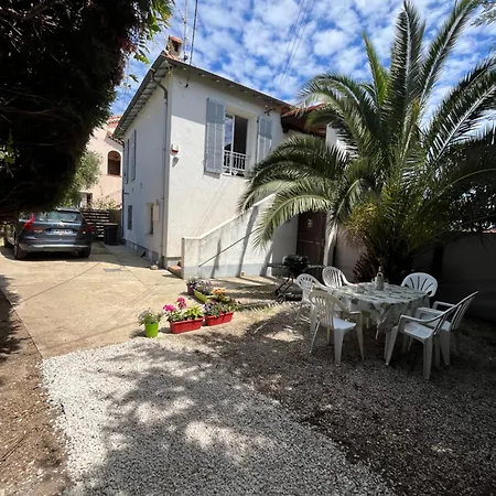 Villa Villa La Desiree ,Haut De Villa, Refait A Neuf , 4 Etoiles, Climatise, Parking Prive Et 120M2 De Jardin *