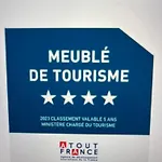 La Desiree ,haut De La Villa, Entierement Renovee, 4 Etoiles, Climatise, Parking Prive Et 120m2 De Jardin * Antibes