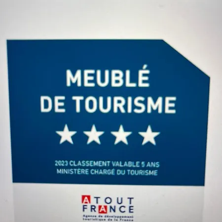 La Desiree ,1er Etage De La Villa, Entierement Renovee, 4 Etoiles, Climatise, Parking Prive Et 120m2 De Jardin * Антиб