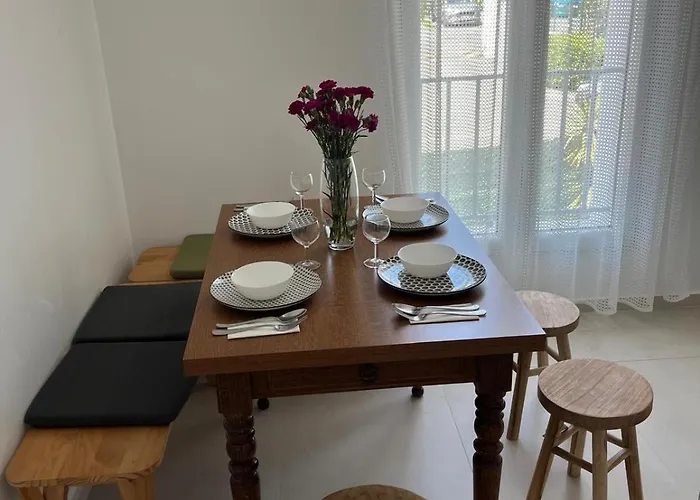 La Desiree ,haut De La Villa, Entierement Renovee, 4 Etoiles, Climatise, Parking Prive Et 120m2 De Jardin Βίλα Αντίμπ