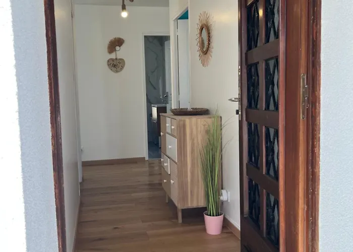 La Desiree ,haut De La Villa, Entierement Renovee, 4 Etoiles, Climatise, Parking Prive Et 120m2 De Jardin Βίλα *